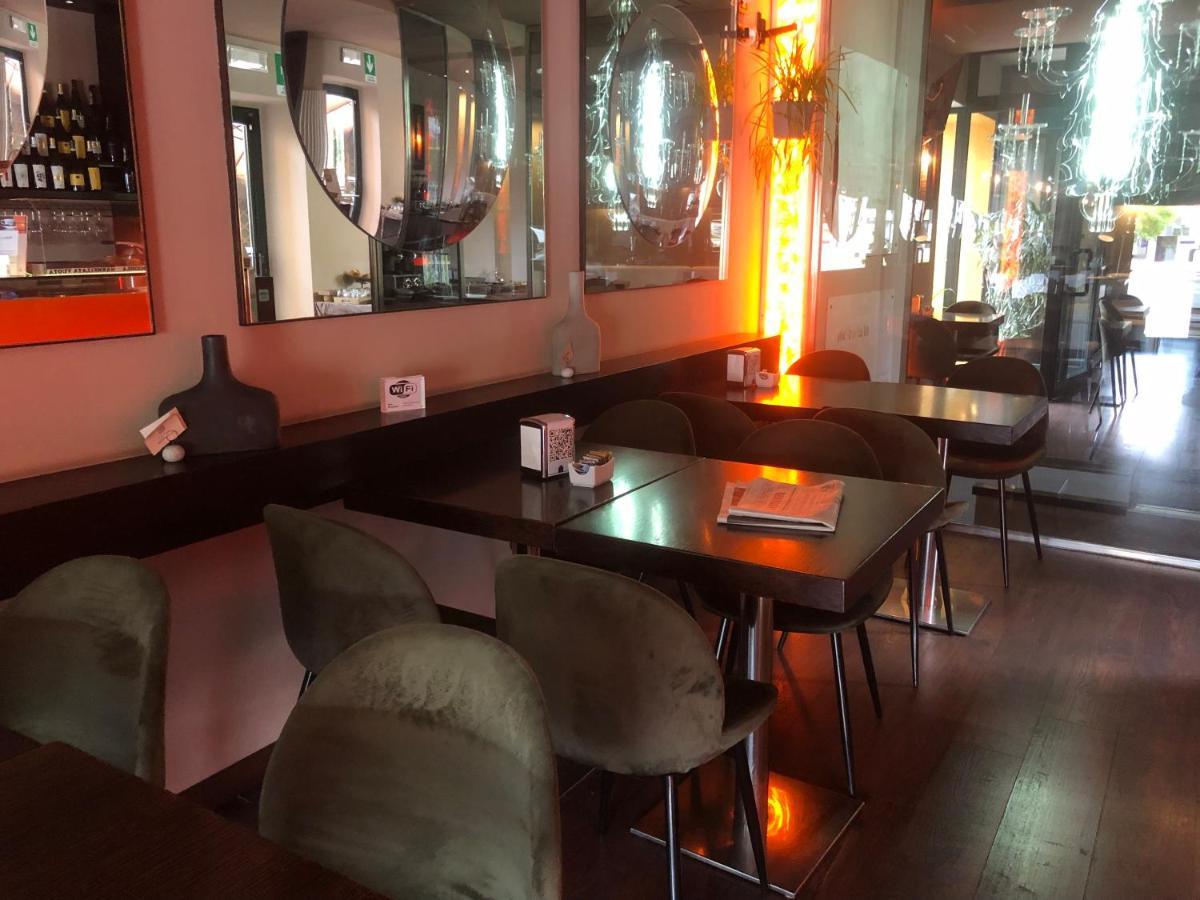 Hotel Del Corso Borgomanero Eksteriør billede