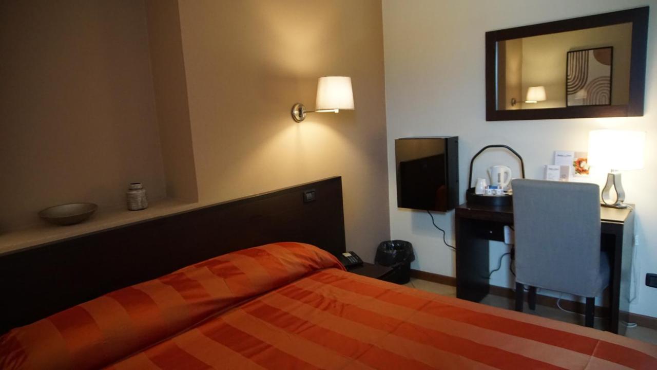 Hotel Del Corso Borgomanero Eksteriør billede