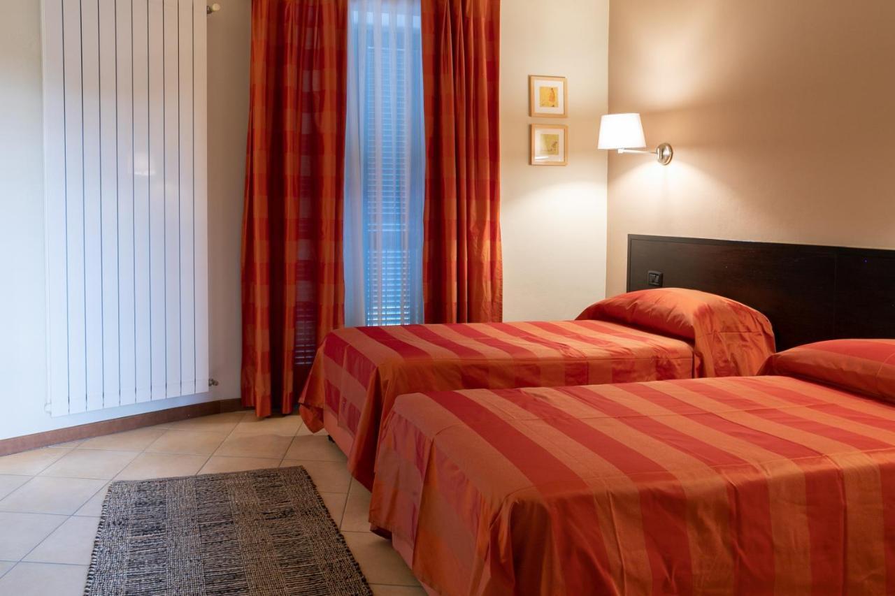 Hotel Del Corso Borgomanero Eksteriør billede